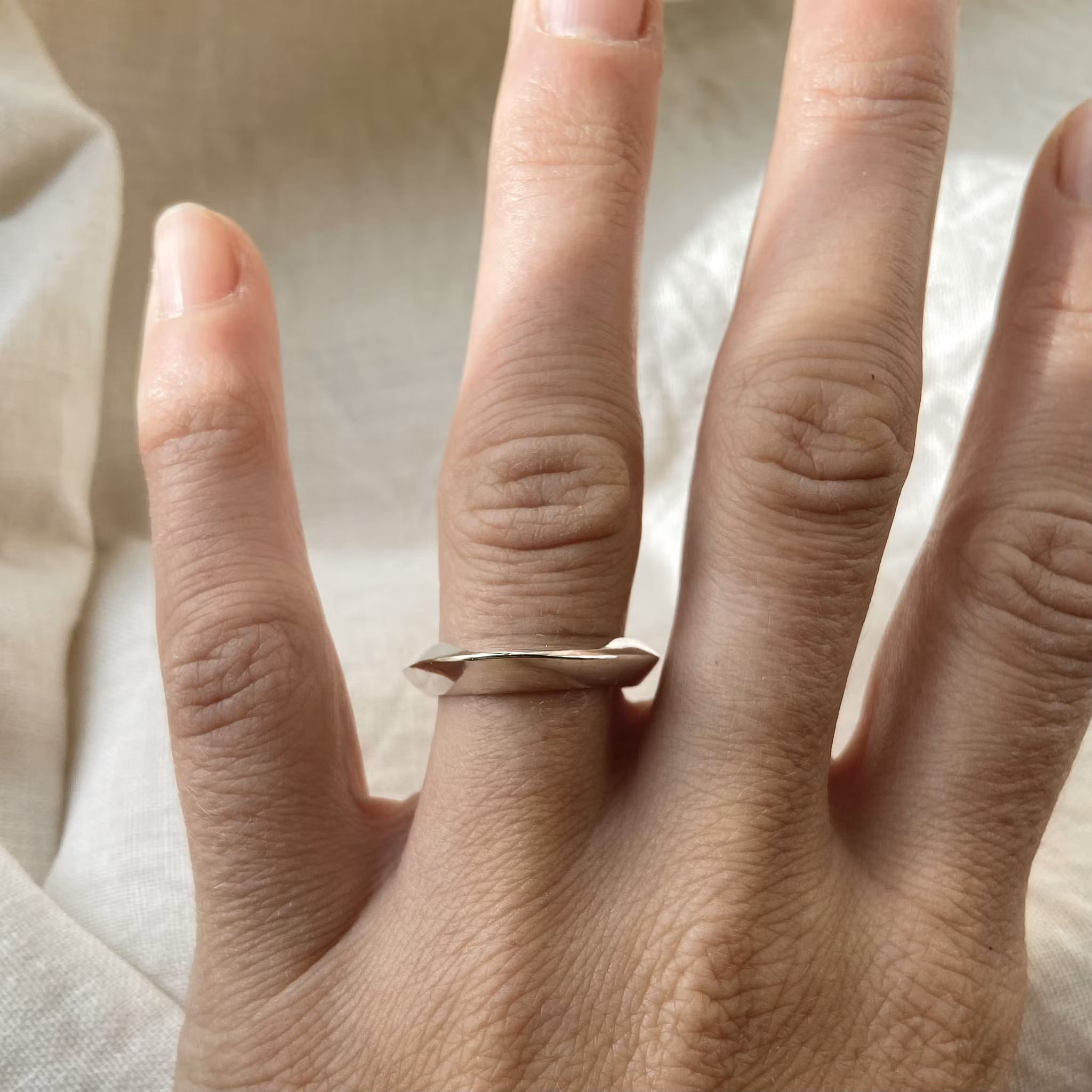 OVOID RING