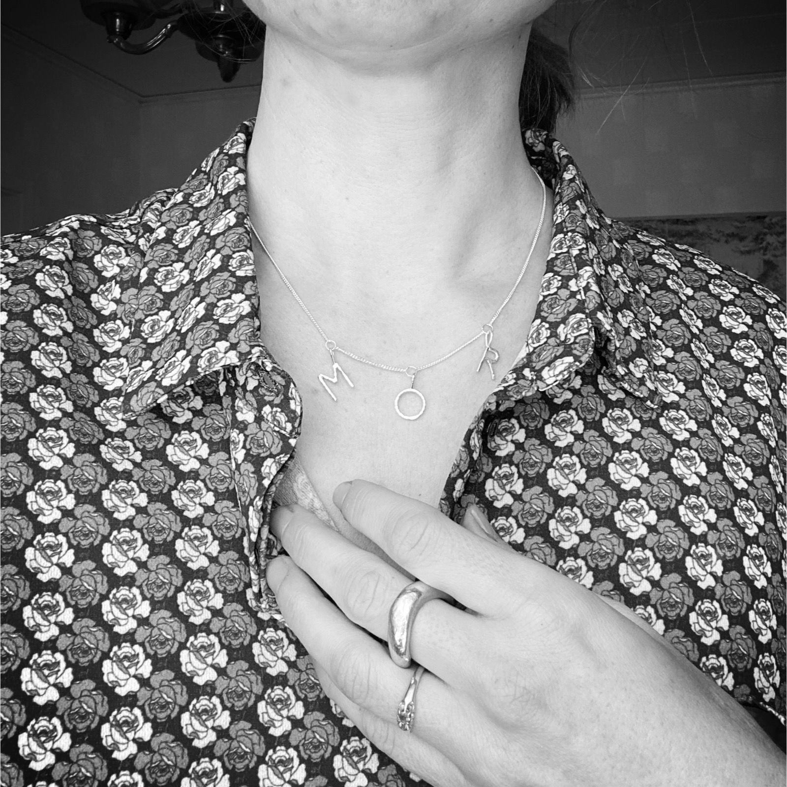 BOKSTÄVER HALSBAND