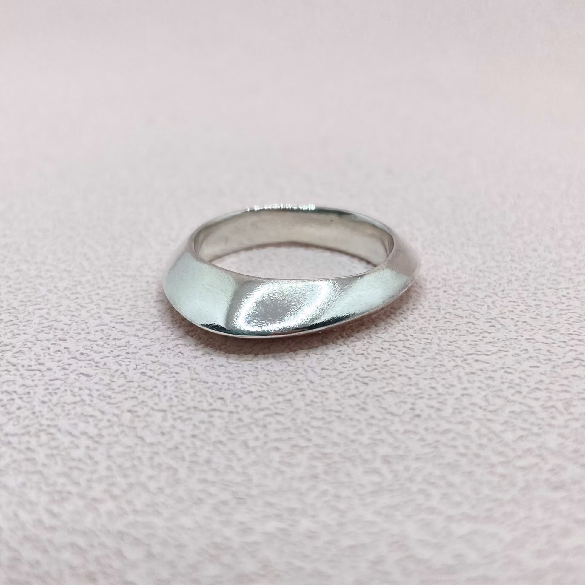 OVOID RING