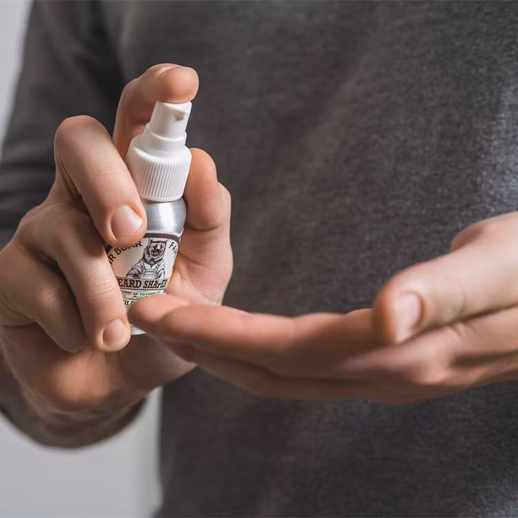 Naturlig styling som hjälper till att hålla formen och ger skägget ett fylligare intryck.