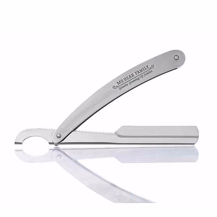 Mr Bear Family Straight Razor Master - Rakbladskniv i rostfritt stål med polerad yta.