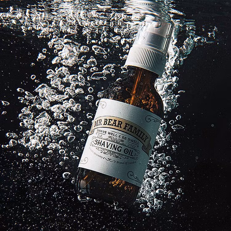 Mr Bear Family Shaving Oil 60 ml, rakolja som förebygger röd och irriterad hud efter rakning.