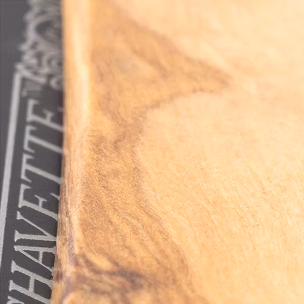 Dovo Shavette Olivträ, rakkniv med utbytbara blad i en snygg kombo av mattsvart aluminium och olivträ.