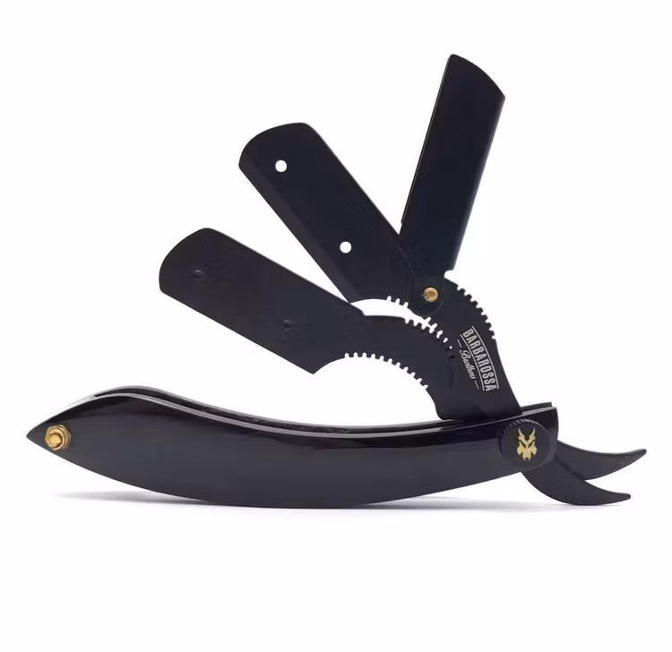 Barbarossa Brothers The Cutlass Buffalo Horn, en bästsäljande rakbladskniv  med handtag av buffelhorn.