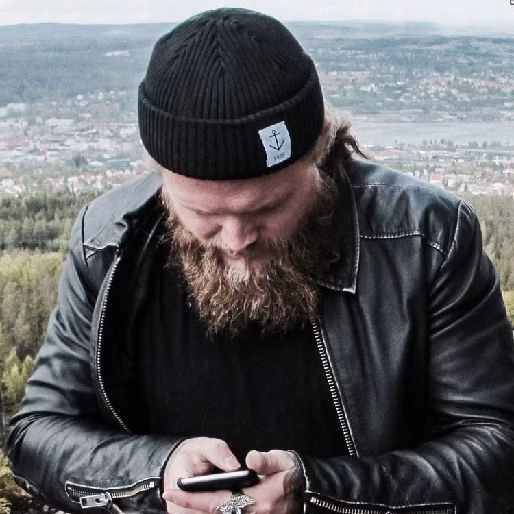 Resteröds Smula Black, populär mössa i 100% bomull.