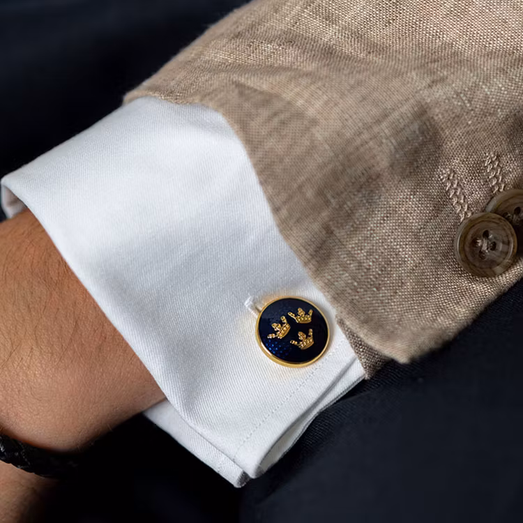 Skultuna Tre Kronor Royal Blue Gold, Manschettknappar utsmyckade med Sveriges Riksvapen Tre Kronor.