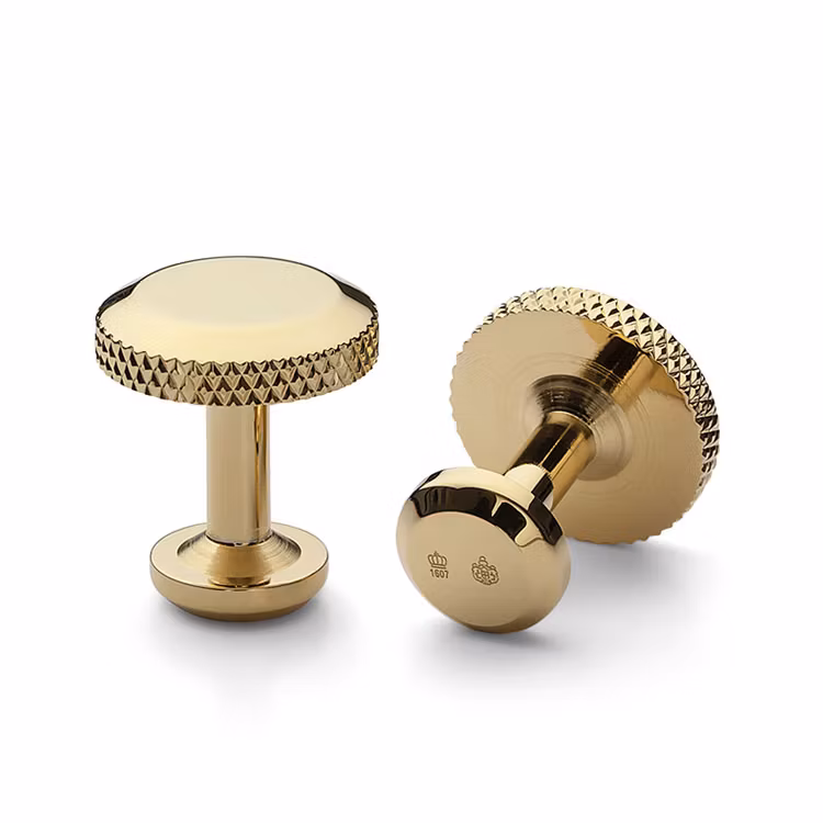 Skultuna Icon Model 8 Gold Plated, Manschettknappar i guldpläterad mässing med ren och tidlös design.