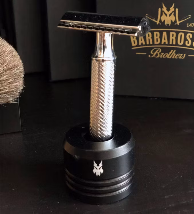 Barbarossa Brothers Universal Stand Black