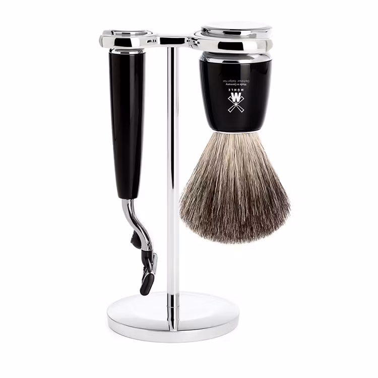 Mühle Rytmo Rakset 3-delar, Proffsigt rakset med Mach3 hyvel och rakborste i krom och svart harts.