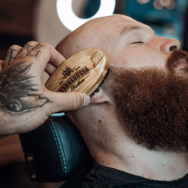 Barbarossa Brothers Skäggborste, Skäggborste fylld med syntethår som reder ut trassliga skägg.