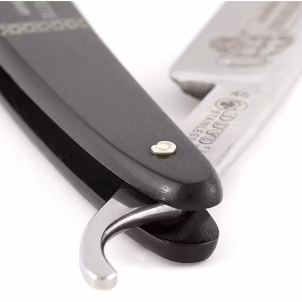 Dovo Rakkniv Barbarossa, Rakkniv med kortare blad som du kan forma skägget med exceptionell noggrannhet.