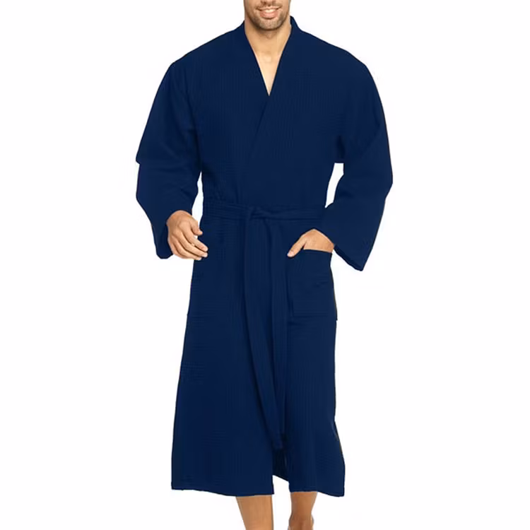 Vossen Wellington Bathrobe, en lätt unisex badrock tillverkad av 100% våfflad bomull.