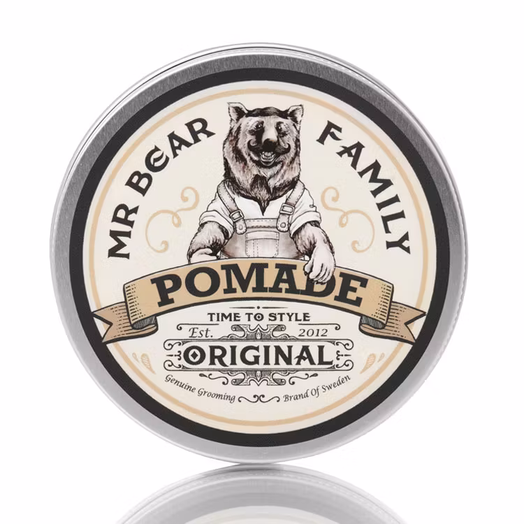 Mr Bear Family Pomade Original, En vattenbaserad pomada som ger textur, medium glans och en naturlig look.