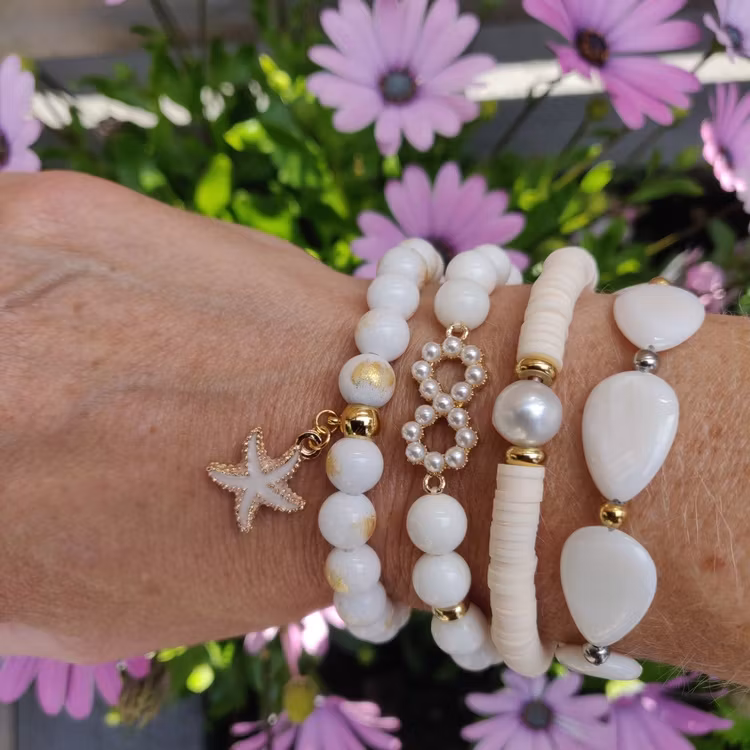 Armband - cremevita stenpärlor
