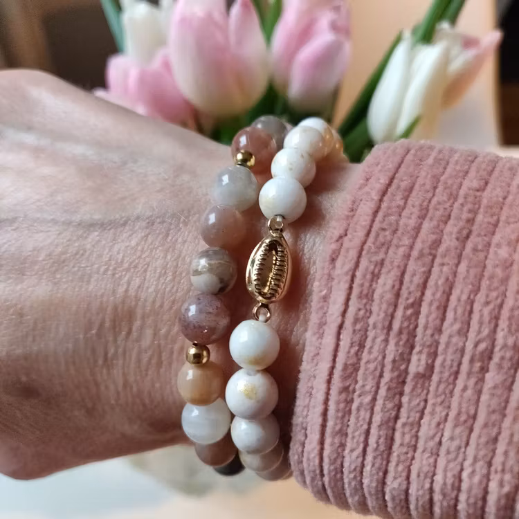 Armband - cremevita stenpärlor