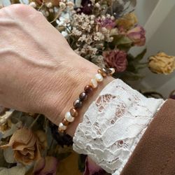 Armband - sötvattenspärlor i bruna toner