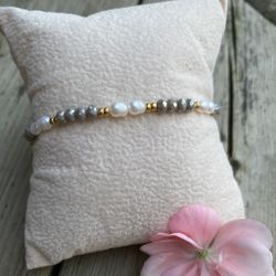 Armband - små pärlor