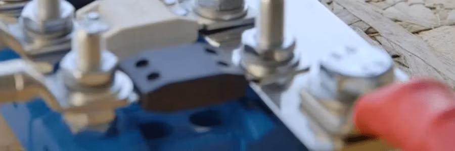 Rätt montering i säkringsblock: säkringar, kabelskor och samlingsskenor i högströmssystem