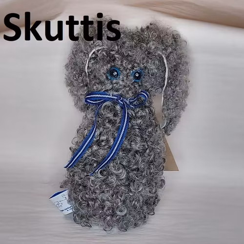 Handsydda kaniner i fårskinn