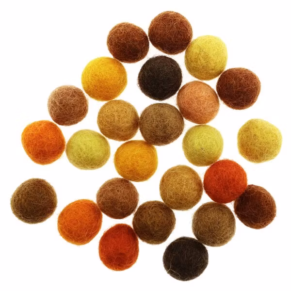Små ullbollar i olika färgkombinationer