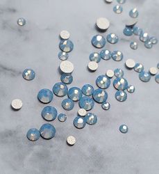 Preciosa Flatback Light Sapphire Opal
