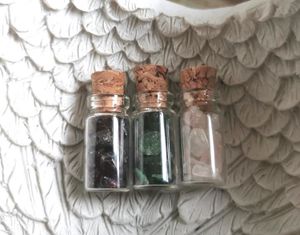 Flaskor med trumlade stenar 3-pack.