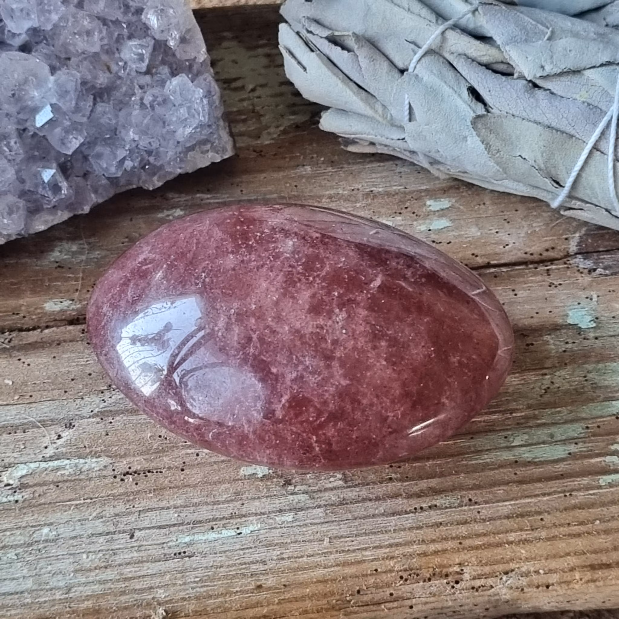 Handsten pebble Jordgubbskvarts