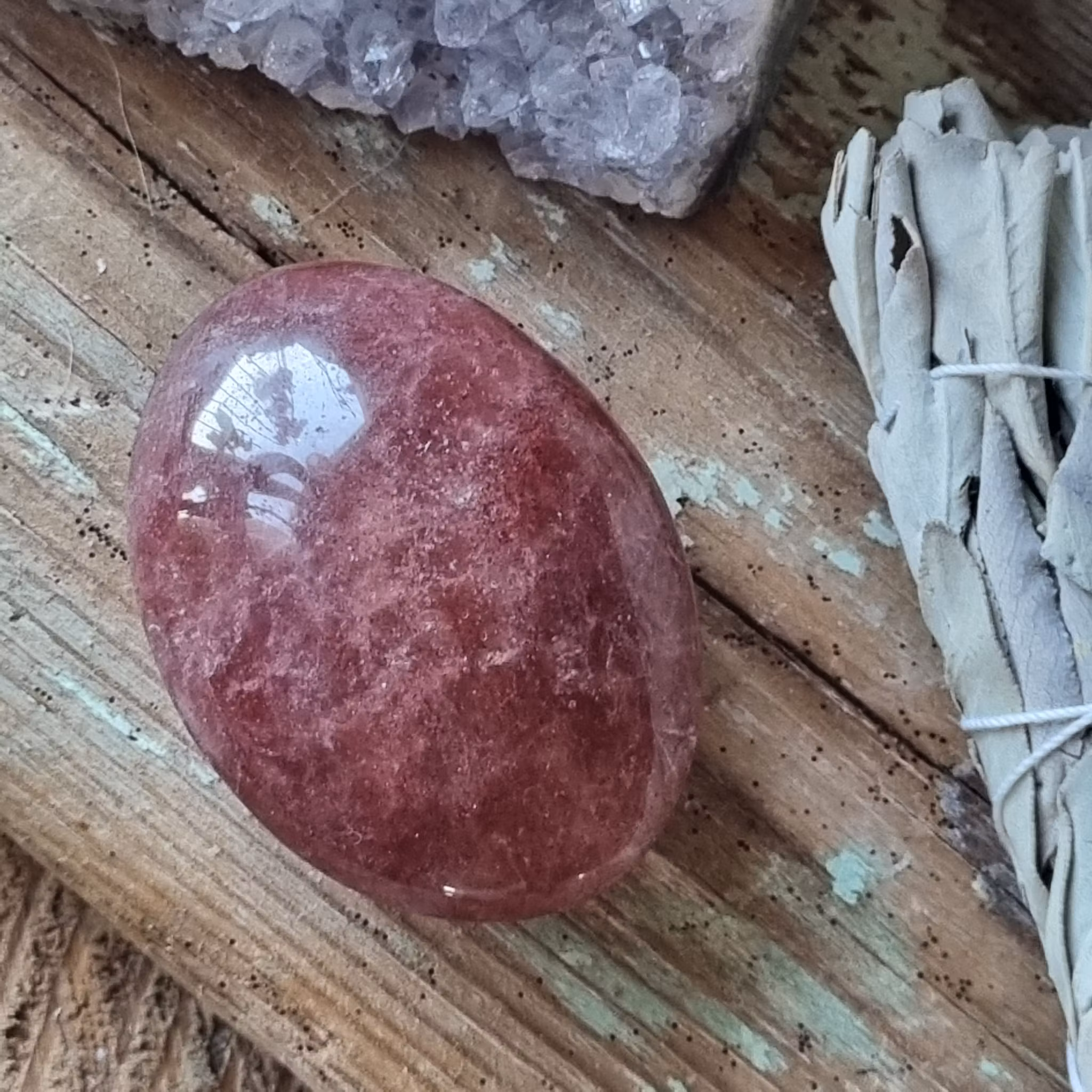 Handsten pebble Jordgubbskvarts