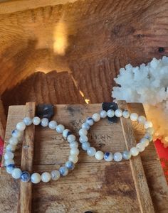 Armbandet kvarts med Dumotierit