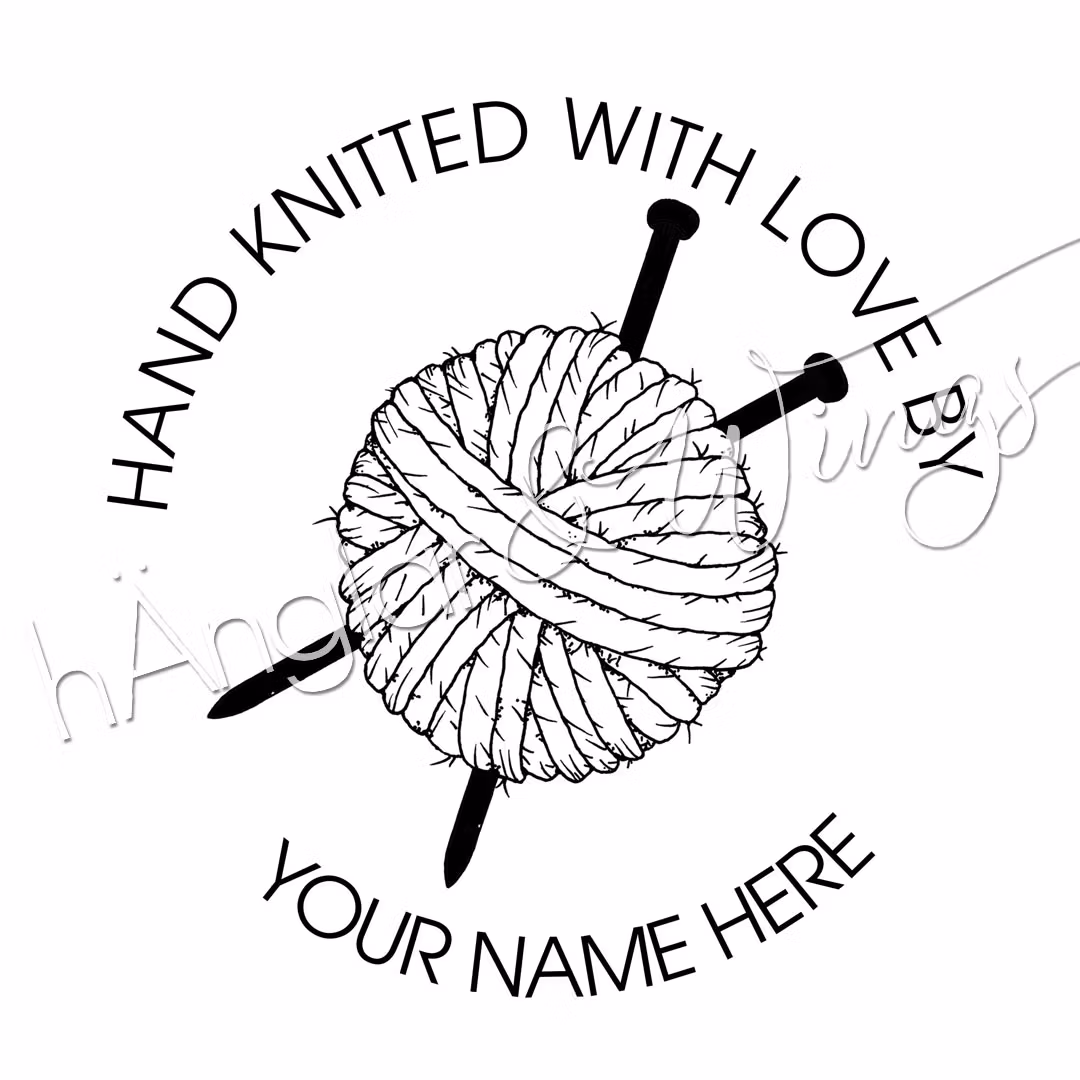 PERSONAL - 097 Round Hand knitted with love (English)