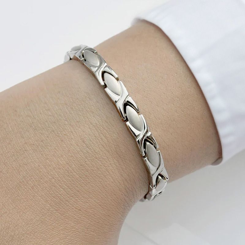 Slim magnetisk armbånd (sølv)