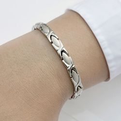 Slim magnetisk armbånd (sølv)