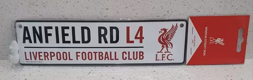 Liverpool Anfield Road vägskylt med sugproppar