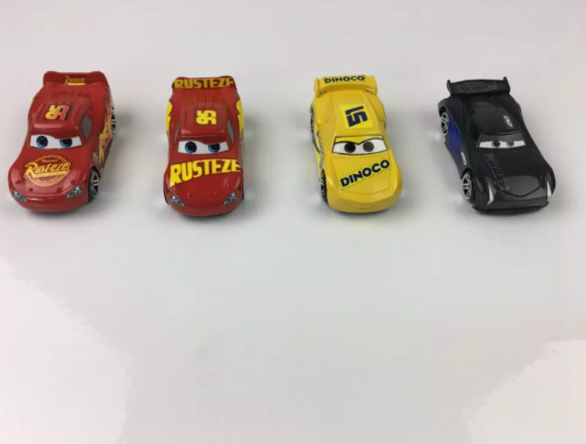 4-Pack Disney Pixar Cars Bilar 2 3 Toy Car Lightning McQueen No. 95 Mater Jackson Storm 1:64 PVC Pojkar Actionfigur Present