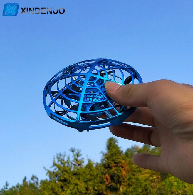 Självflygande drönare ufo med ir-sensorer