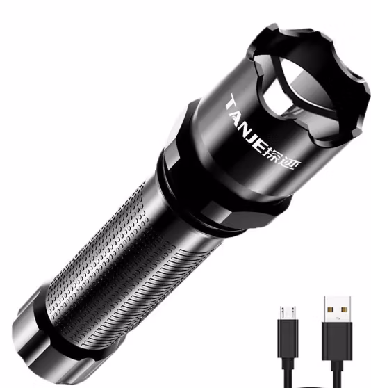 Kraftfull mini ficklampa med 2000 Im