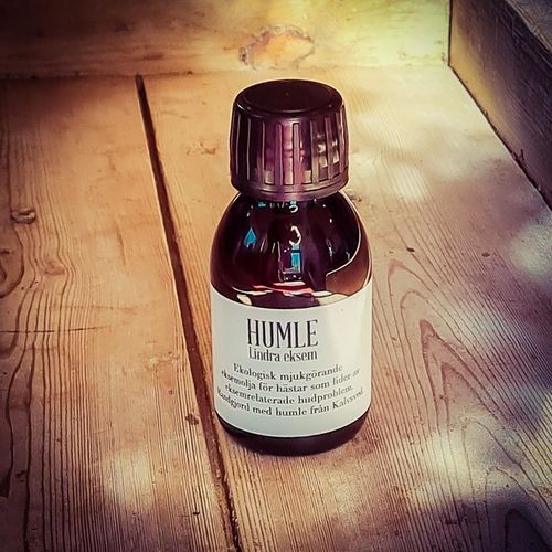 HUMLE Lindra Eksem för djur. En mild och kraftfullt verkande olja att stötta känslig hud med.- 100 ml