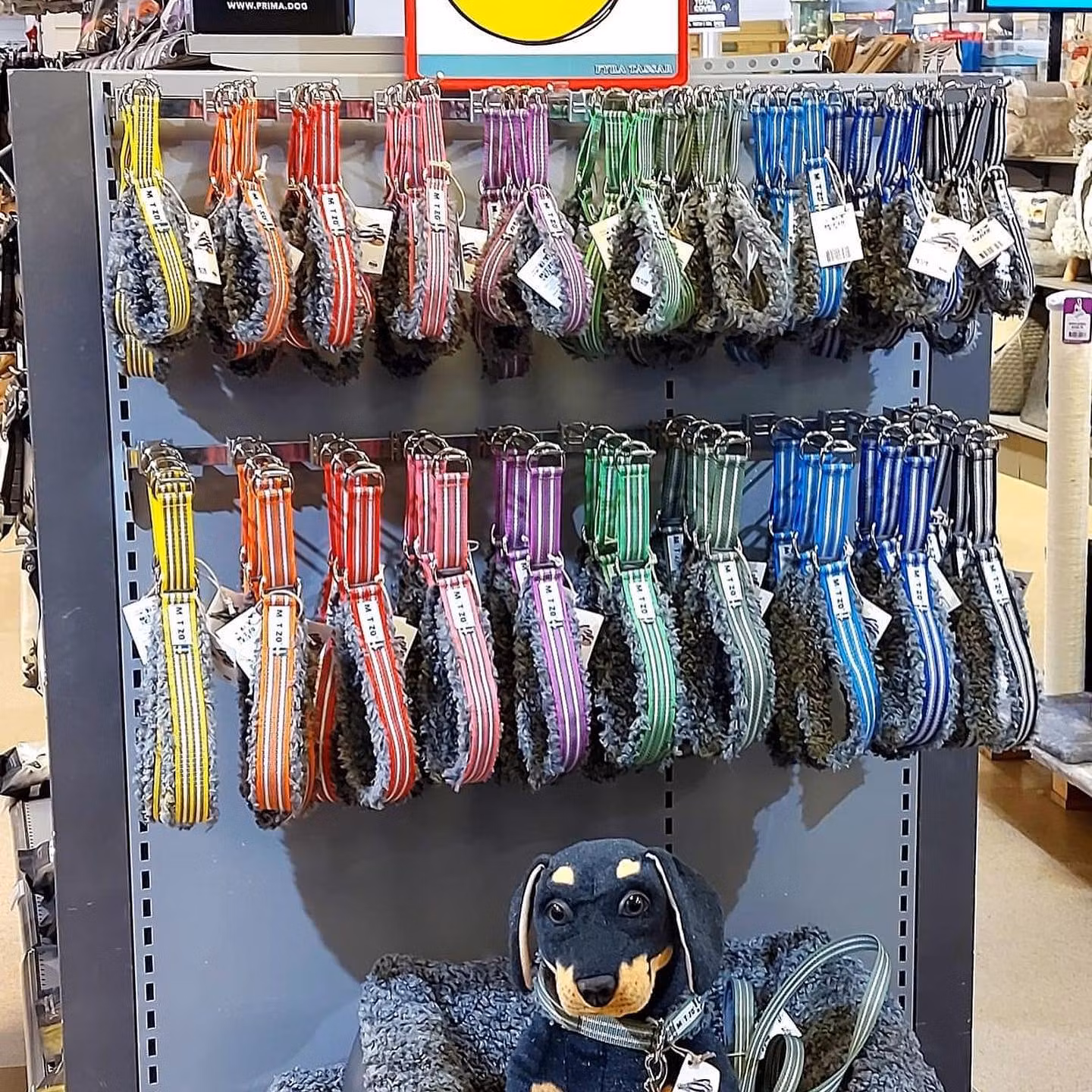 Metizo Halsband,halvstryp med foder av grå fårskinnsimitation Svart stl 30 - 50 cm