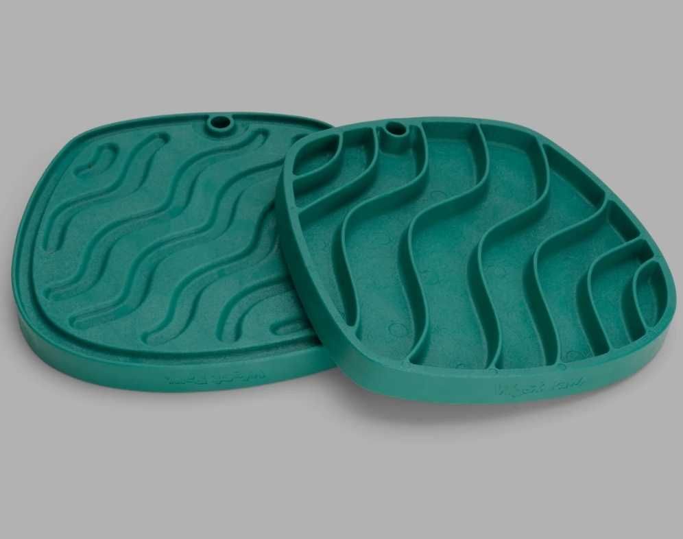 West Paw Feast Mat Waves ca 25.5cm Blandade färger
