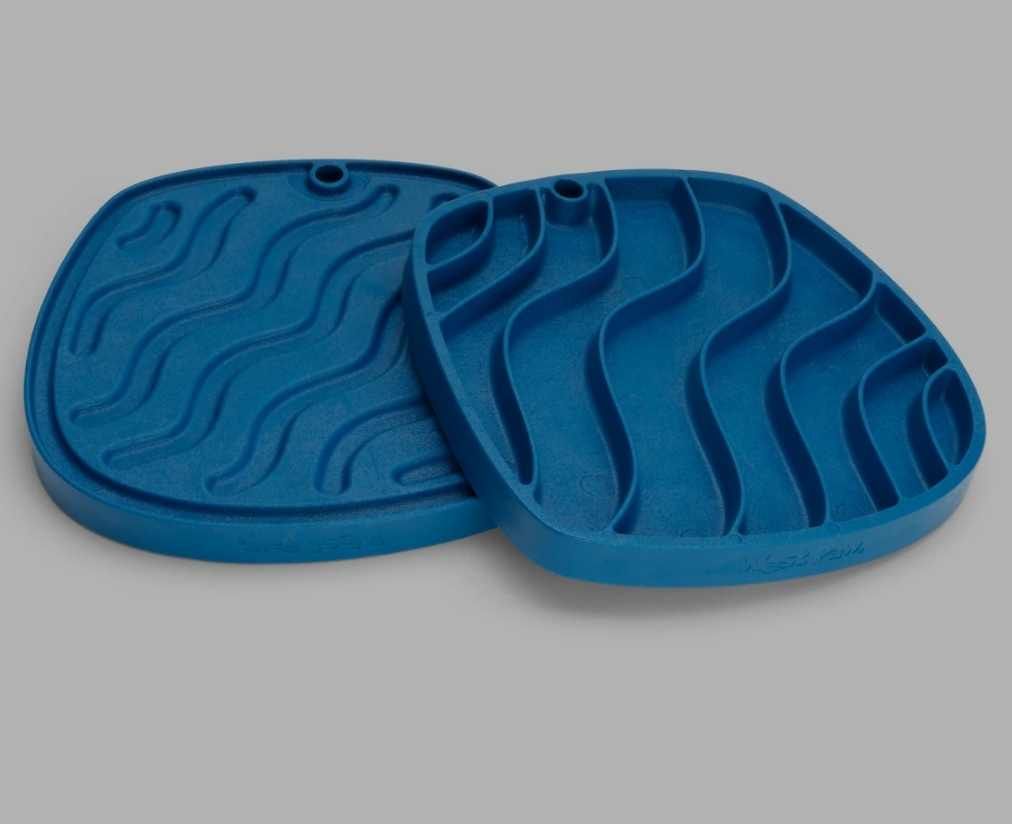 West Paw Feast Mat Waves ca 25.5cm Blandade färger