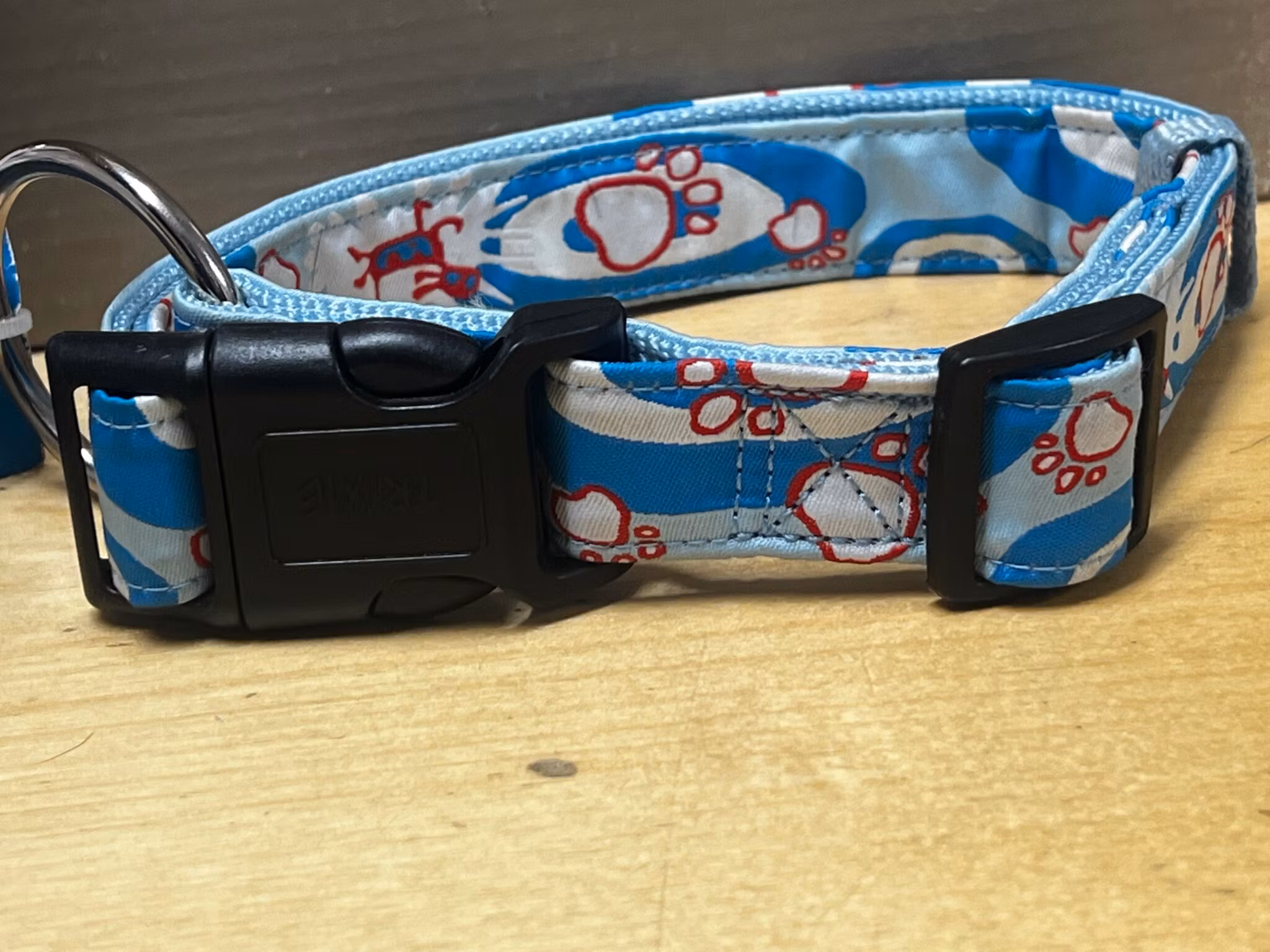 Halsband med mysigt motiv L/XL