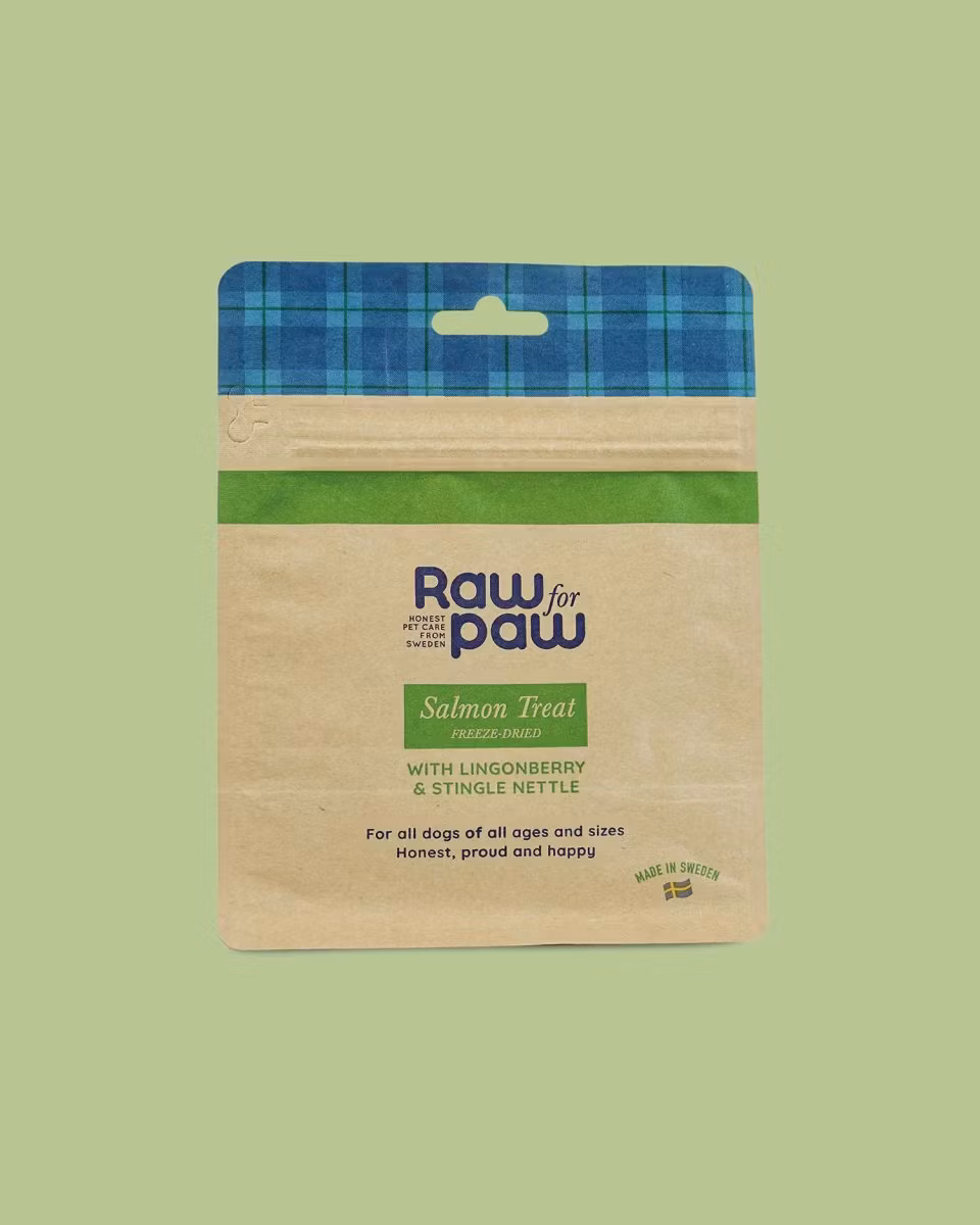 Raw for Paw- Salmon Treat- frystorkad lax med lingon och nässla 50 gram