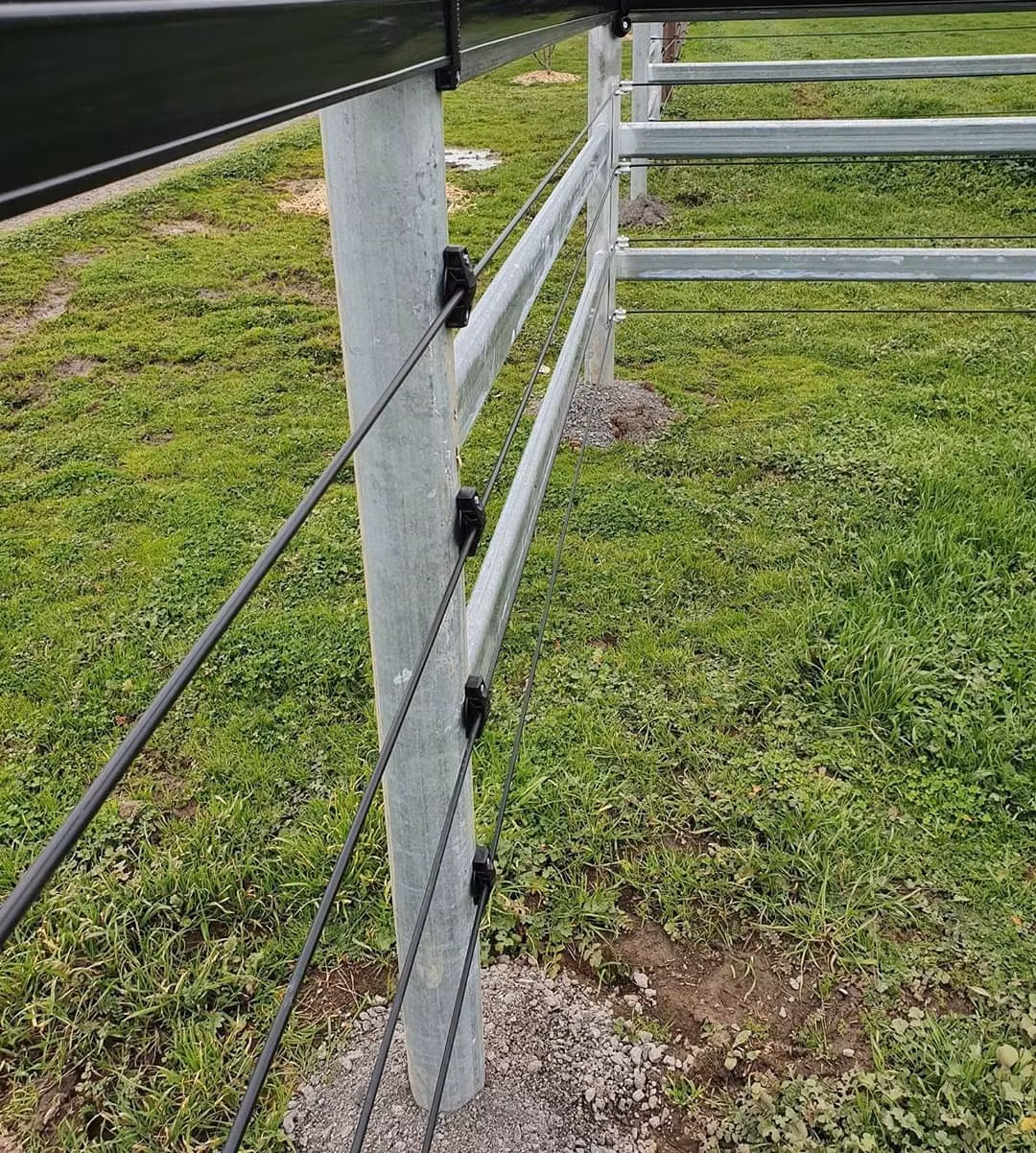 Stålkonstruktion för hörn och grind