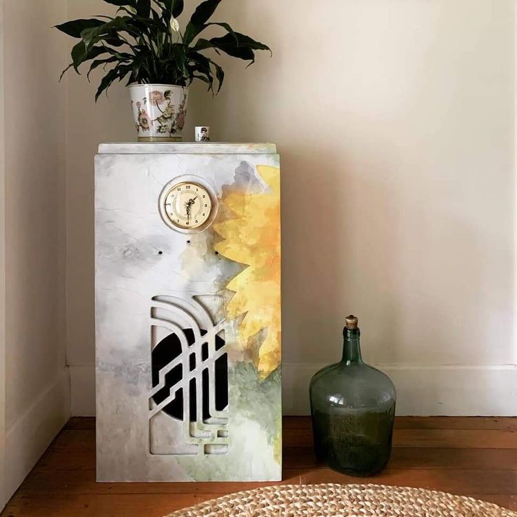 MINT Decoupage Paper SUNFLOWER - Photo credit: Rusty Blue Refashioned Furniture