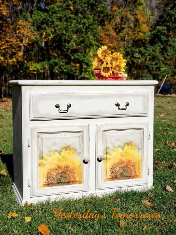 MINT Decoupage Paper SUNFLOWER - Photo credit: Yesterdays Tomorrow