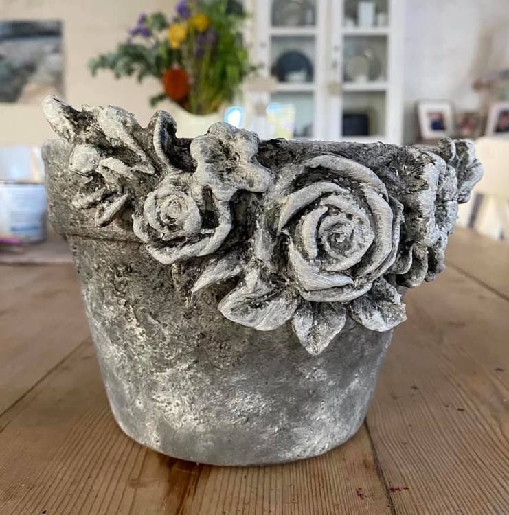 Rough Rock - Photo Credit: Jane Brereton @plainjanepaints / @Autentico.australia