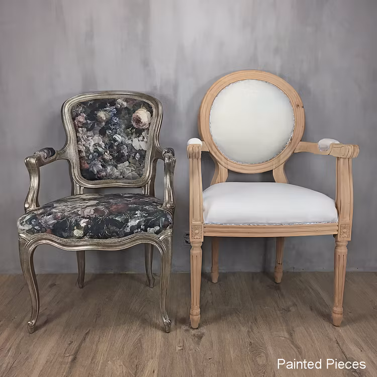 Stor handsnidad karmstol tillverkad av certifierad och hållbart odlad mahogny