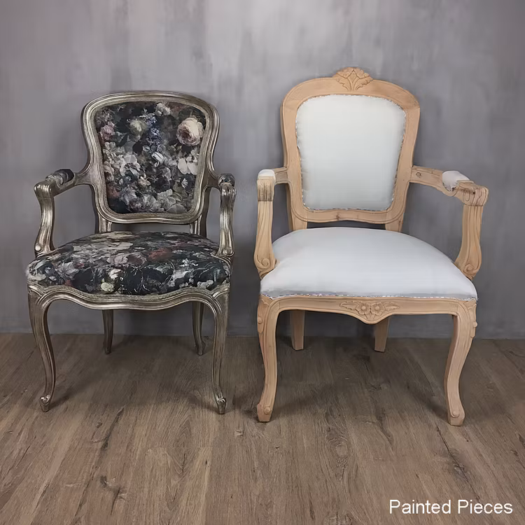 Stor handsnidad karmstol tillverkad av certifierad och hållbart odlad mahogny