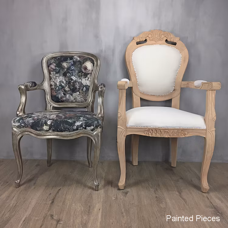 Stor handsnidad karmstol tillverkad av certifierad och hållbart odlad mahogny