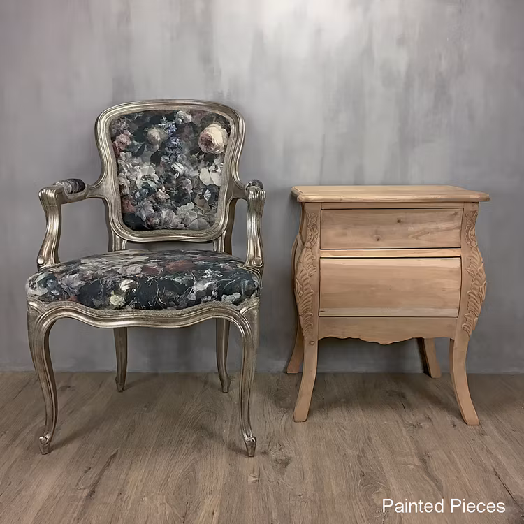 Obehandlad handsniden byrå tillverkad av certifierad och hållbart odlad mahogny.